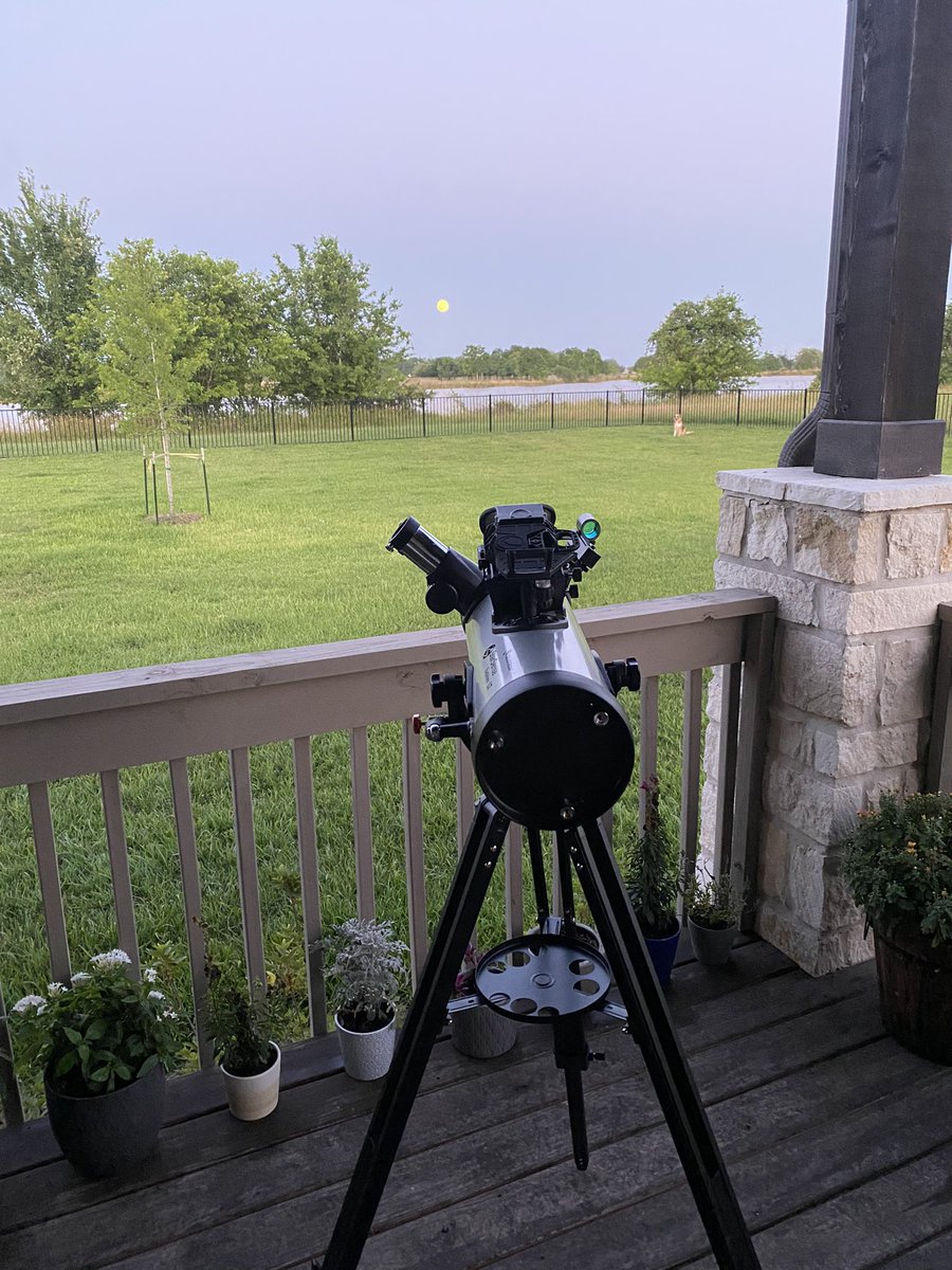 adamvree's tweet photo. Getting ready for that eclipse 🌚 https://t.co/4XBDwU0BC8