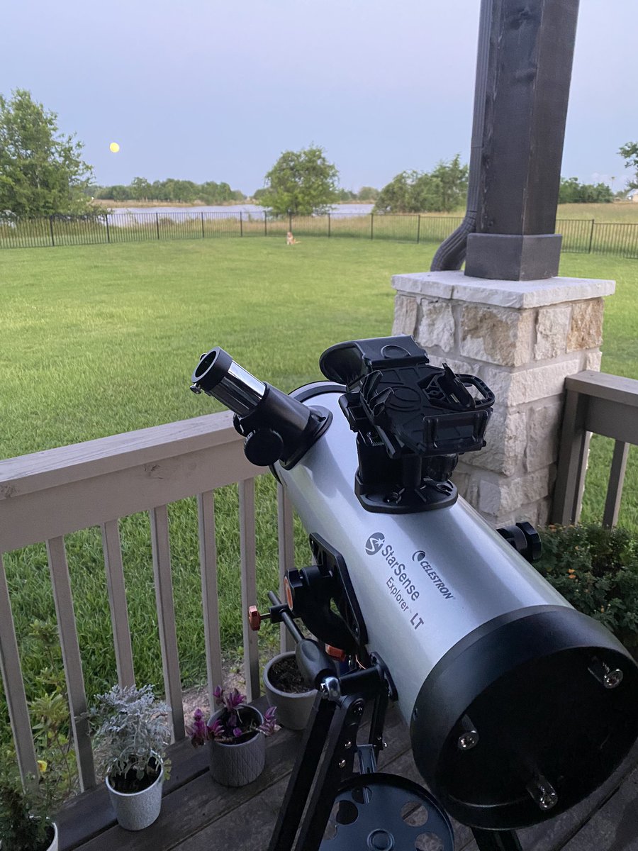 adamvree's tweet photo. Getting ready for that eclipse 🌚 https://t.co/4XBDwU0BC8