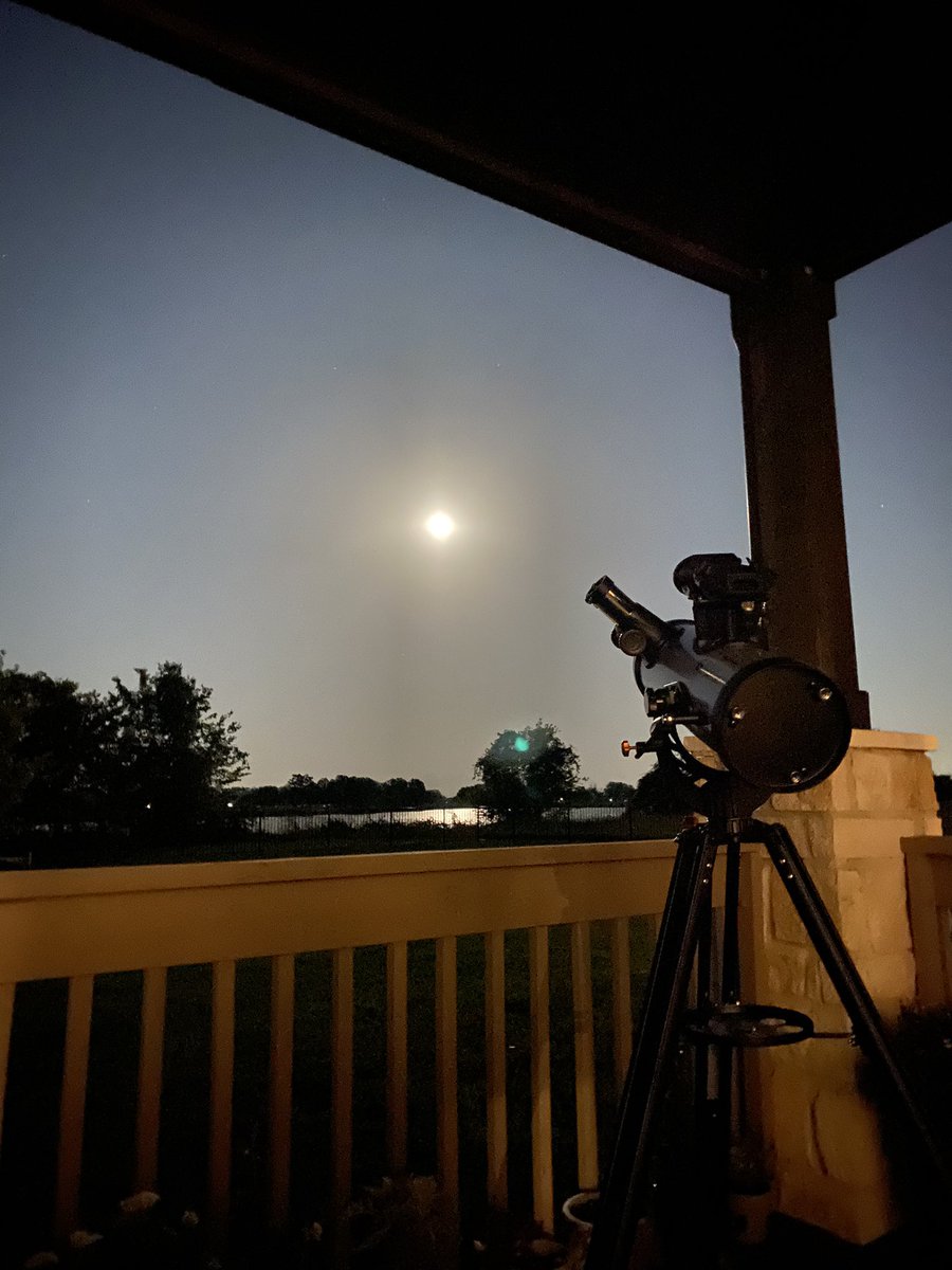 adamvree's tweet photo. Getting ready for that eclipse 🌚 https://t.co/4XBDwU0BC8