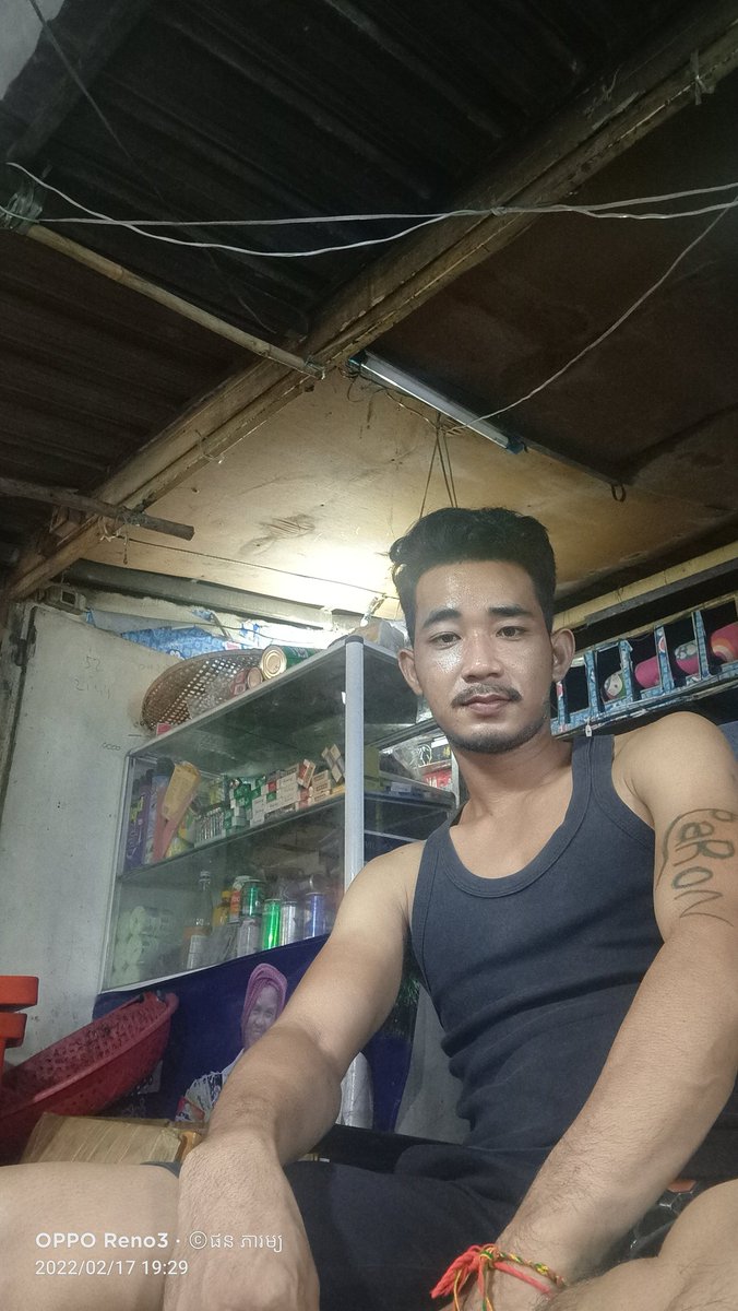 ALen21000274's tweet photo. ពេលសេដចង់ផឹ��រកម្នាក់កំដរមិនបាន
នេះបើបបួលអាដែងនែកវិញមើរមិនដឹងមកពីរណាខ្លះ😂😂ម្នាក់ឯងដើររាល់យប់តិចទៀតសល់តែស្បែកនឹងឆ្អឹងហើយ https://t.co/CbUQEvFypS