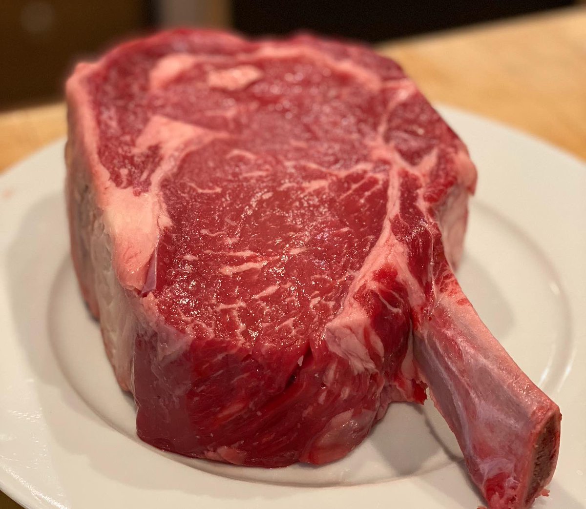 LeslieFishlock's tweet photo. The great @modernTman’s @BeefInitiative #Beef #BoneBrothChallenge #48HourFast is over! While I loved fasting, I equally love having an incredible ribeye! Total #NSNG - totally delicious!
Best part - the love of my life participated with me! Now that’s love!
#beefinitiative https://t.co/pIY0nfQ4Dz