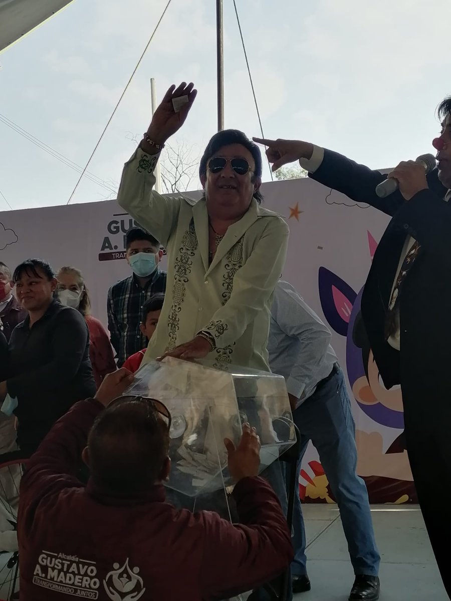 LindavistaI's tweet photo. A, principio de este mes acompañamos a nuestro Alcalde Francisco Chiguil en la entrega de juguetes celebrando el día día del niño
@fchiguil @TuAlcaldiaGAM @Claudiashein https://t.co/cJWO6qqspy