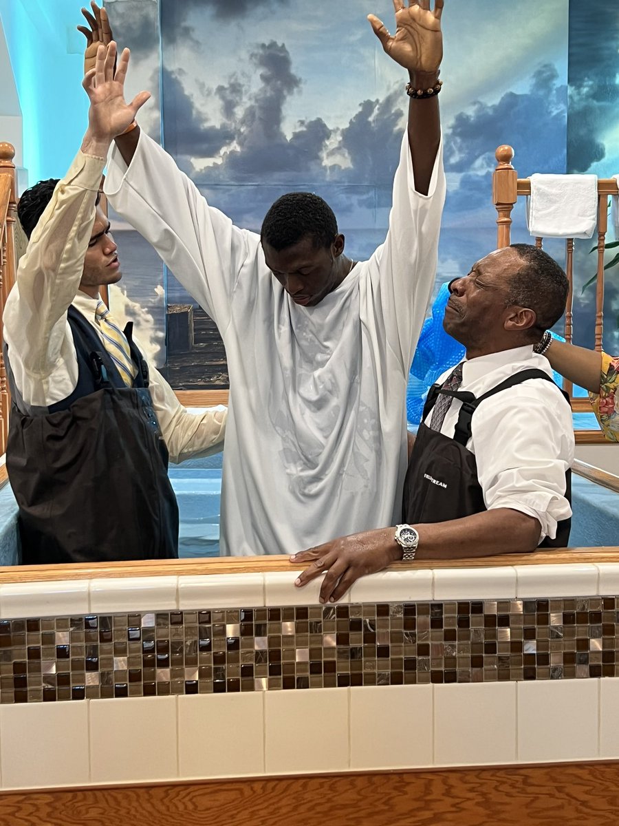 _AliveandRemain's tweet photo. Jesus saves!
You have to tell somebody you know, he’s still saving! 🙌🏽

#baptizedinjesusname #baptized #savedbygrace #jesussaves #jesus #heaven #theangelsarerejoicing https://t.co/dEIzIzEtjw