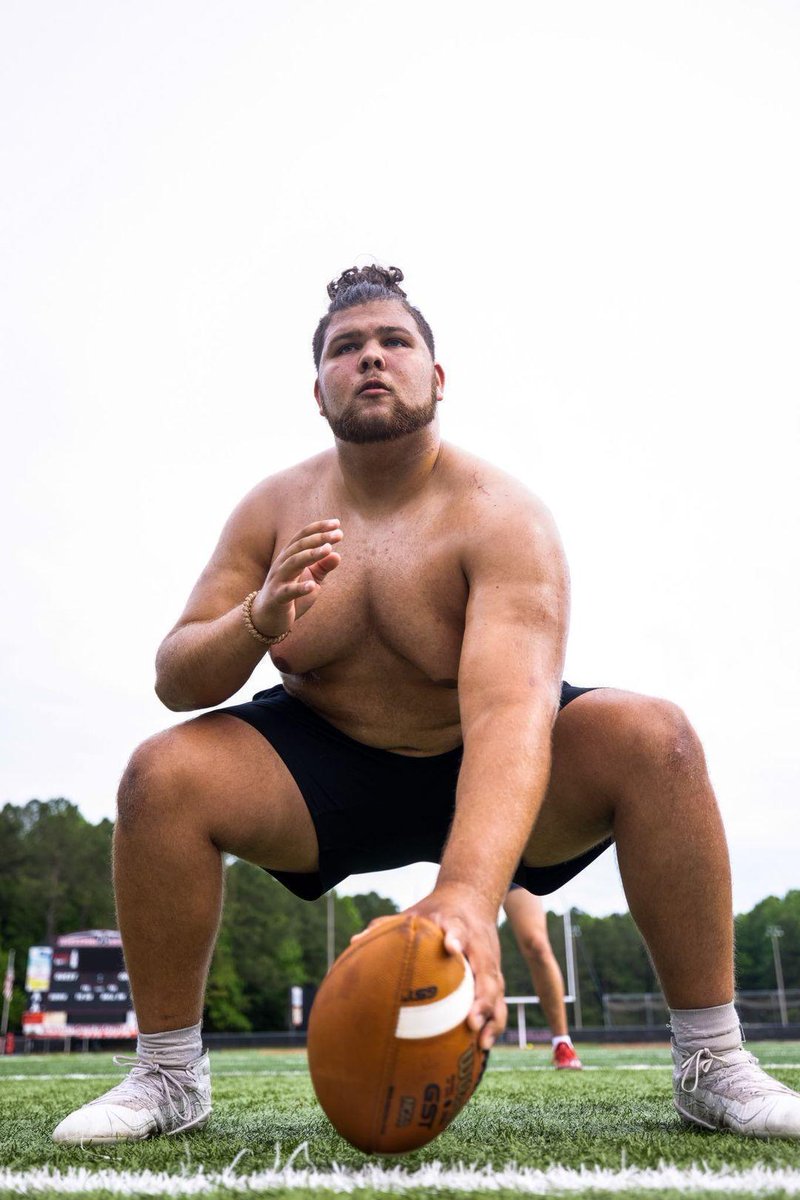High_er_up's tweet photo. OL/C @AidenNunn1 C/O 23
Every Day is a Work Day..
"League Level, That's the Status"
#LeagueLevel #Recruit #Georgia #HS #Football #Touchdown #Offense #Lineman #Center #Snapper #Pass #Block https://t.co/zJ28dXiTA4