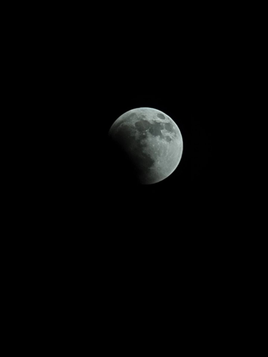 JessLeKb's tweet photo. @NStewCBS2 it’s started in Belmont, New York🌘 https://t.co/bzkmvgBQ6U
