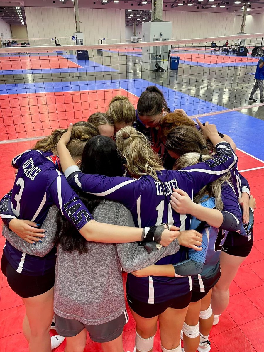 ashley_kefauver's tweet photo. OVR CHAMPIONS!!!! So proud of these girls and everything that we have accomplished this season❤️❤️ https://t.co/B4IOdeZZcu