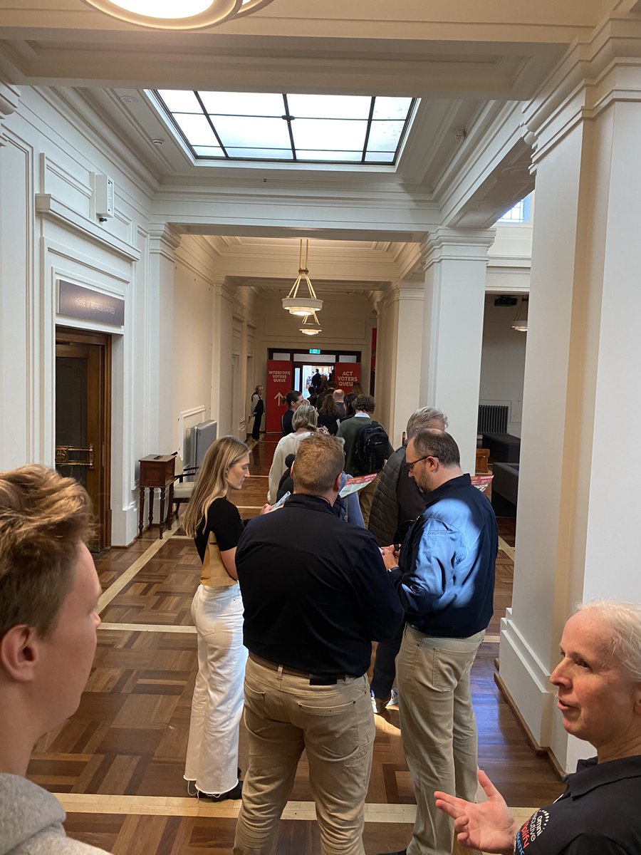 Pre-poll lines at Old Parliament House are huuuuuuge. Looking like there will be less sausages cooked on May 21. #auspol  <a href="/canberratimes/">Canberra Times</a>