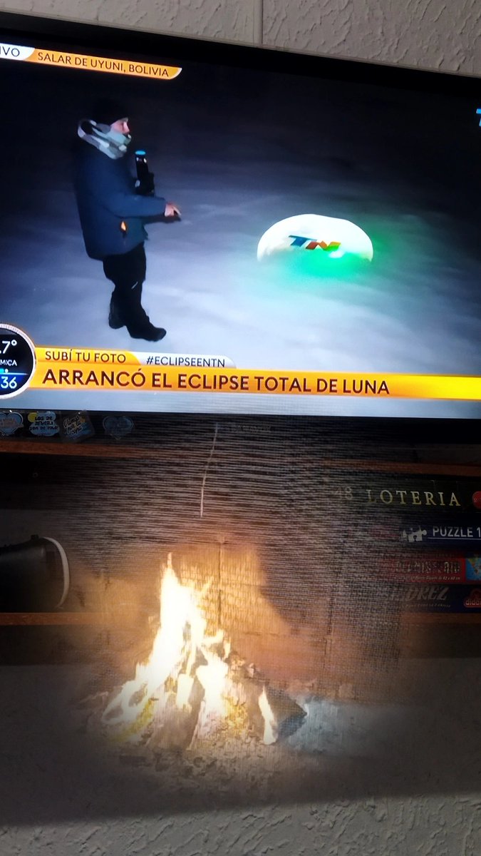 Ceci_uru's tweet photo. @todonoticias #eclipseentn desde Uruguay seguimos la transmisión de TN. Por acá llueve 😑😔 https://t.co/rIWsi34lMY