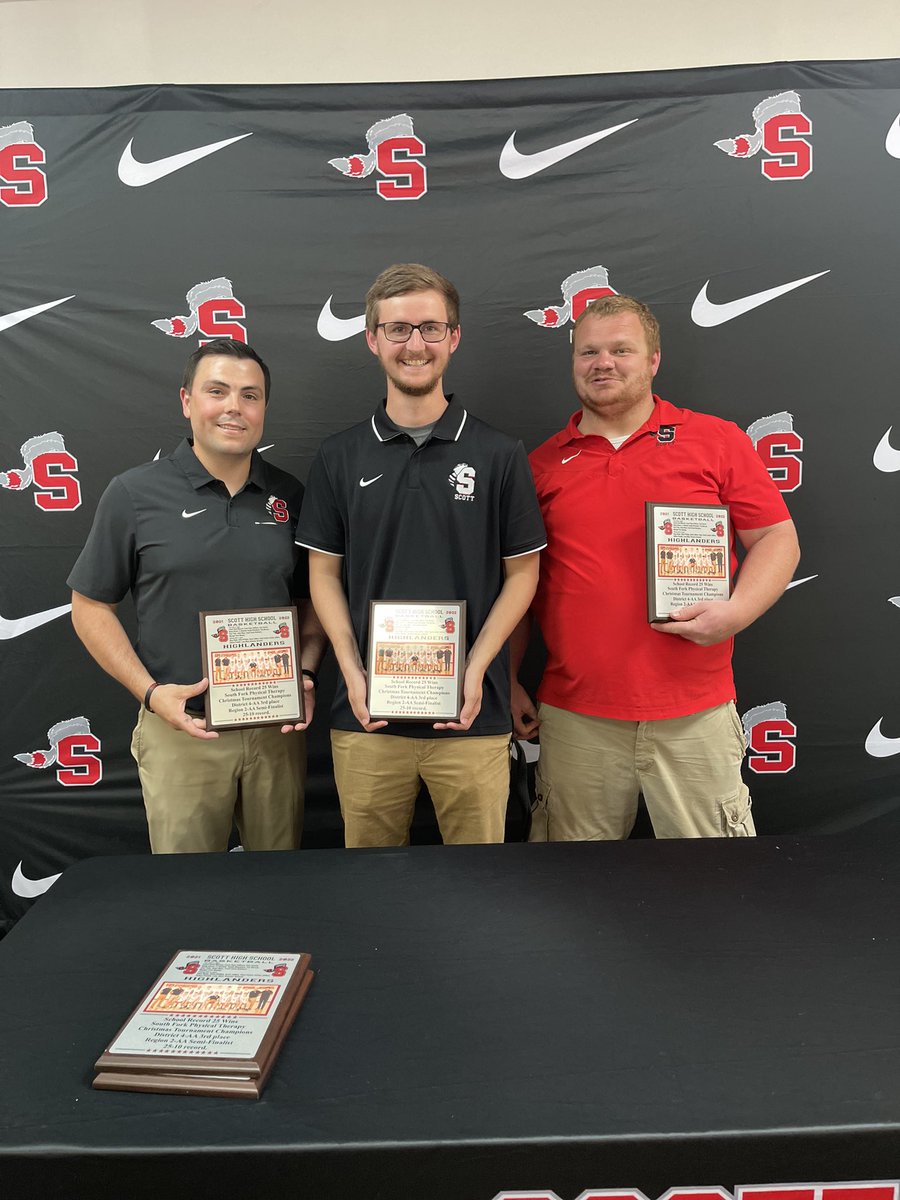 coachjeffersj's tweet photo. We got to celebrate 1 of the most successful Highlander π teams n school history today. Was a bittersweet day for ole coach. But I have been blessed & consider myself fortunate to have coached these guys. Iβm better because of them. I love u Red & thank u!! #All4Scott #H4L https://t.co/EPJe635Vy1