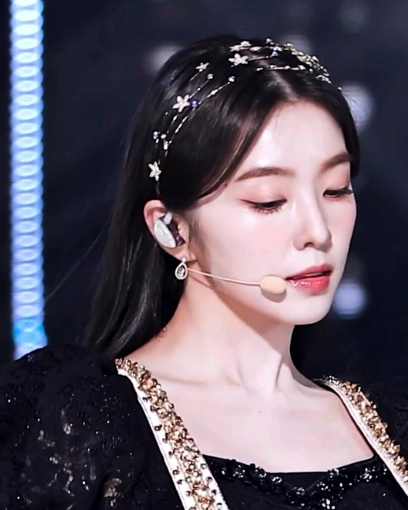 ireneyoubae's tweet photo. My angel, flung out of space ✨💓
#IRENE https://t.co/fTpDrvY9s6