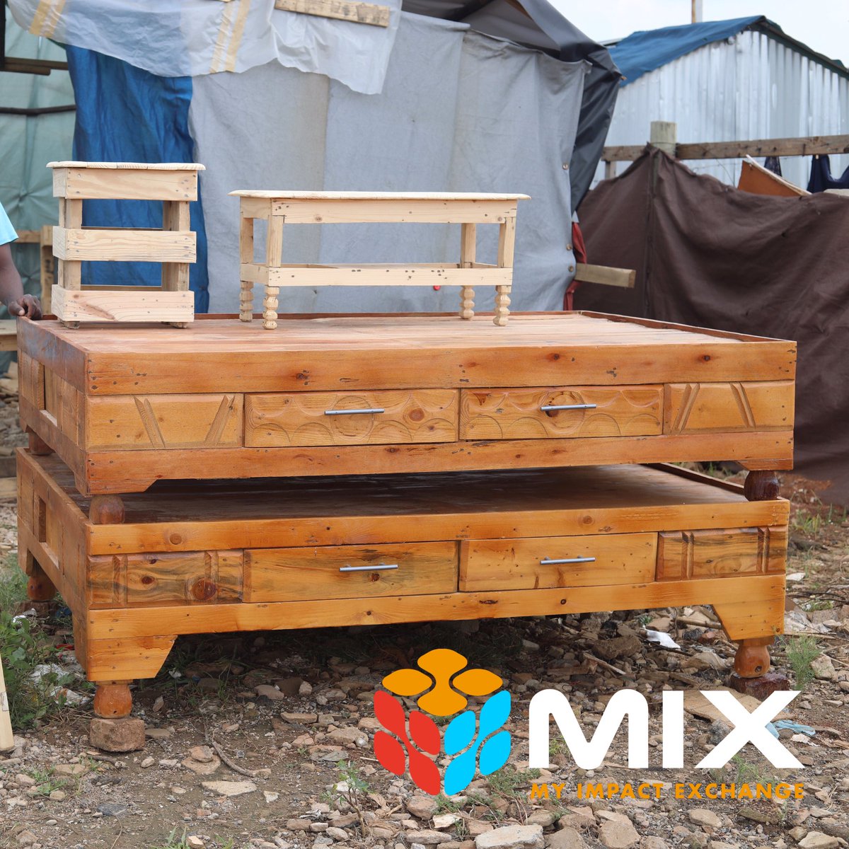 MiXchange_SA's tweet photo. The Old Big 5 carpentry owned by Adam in #Tembisa manufactures and sells wooden furniture and hardware/accessories that can be used in home and businesses such as wooden headboards, chairs, tables picket fences, dog kennels, wendy houses, bed bases etc.

#MIX #myimpactexchange https://t.co/aVTTEZLNVD