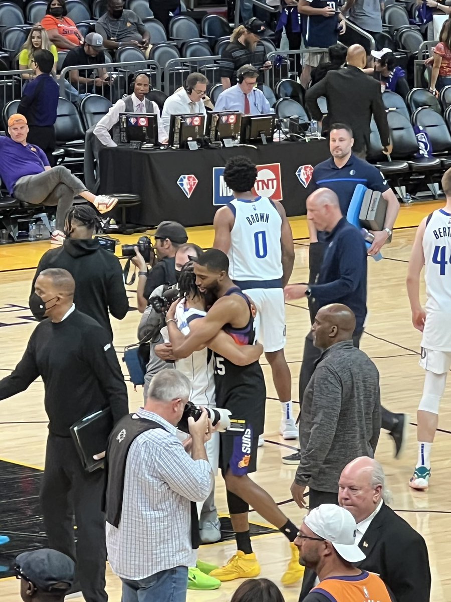 CoachJayWright's tweet photo. Two warriors @jalenbrunson1 @mikal_bridges embrace after battle ! Respect for their hard unselfish play - accept their destiny !  #OnceAWildcatAlwaysAWildcat https://t.co/KWQUCFF9qd
