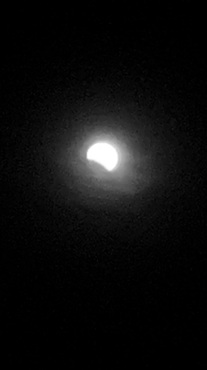 luckarmasaul's tweet photo. Se hace lo que se puede. #LUNA #Terra Luna #LUNAUSDT #luckarma #Terra #Lunacrash #EclipseLunar #EclipseDeLuna https://t.co/wRsLiQva5x