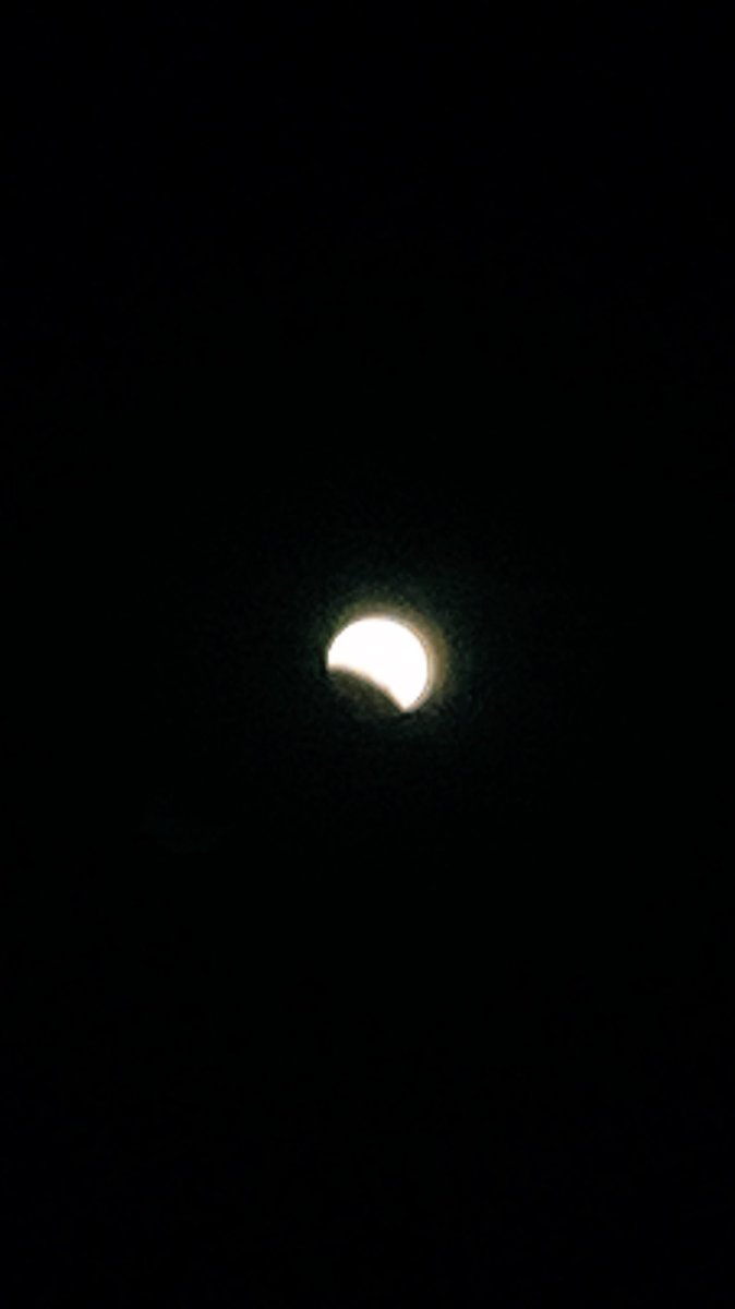 luckarmasaul's tweet photo. Se hace lo que se puede. #LUNA #Terra Luna #LUNAUSDT #luckarma #Terra #Lunacrash #EclipseLunar #EclipseDeLuna https://t.co/wRsLiQva5x