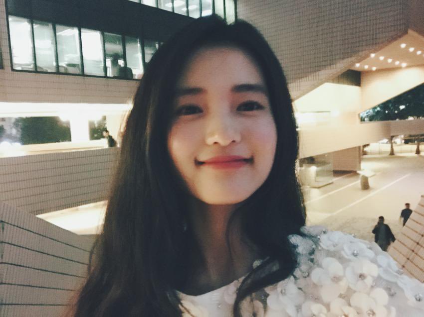 taeriismylife's tweet photo. 김태리 셀카 모아볼게 https://t.co/BmIbBqACdV
