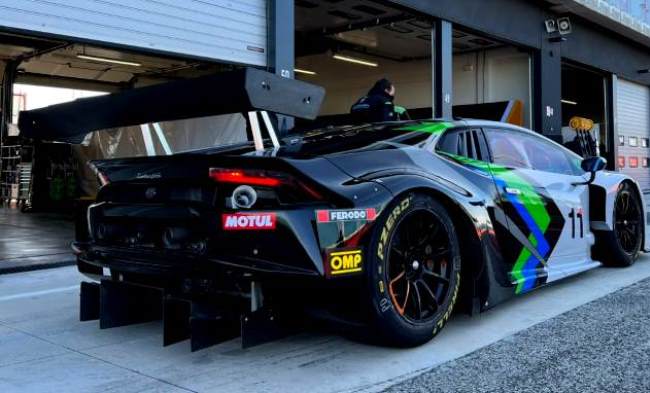 AutoyPista's tweet photo. Tras gran remontada, el piloto mexicano @raulguzman_m terminó en 4° lugar, acompañado por su coequipero, el
neerlandés Daan Pijl, la primera fecha del Campeonato Italiano GT de Resistencia, en la clase PRO GT3, sobre el largo y demandante circuito siciliano de Pergusa, Italia. https://t.co/romS4Un4xG