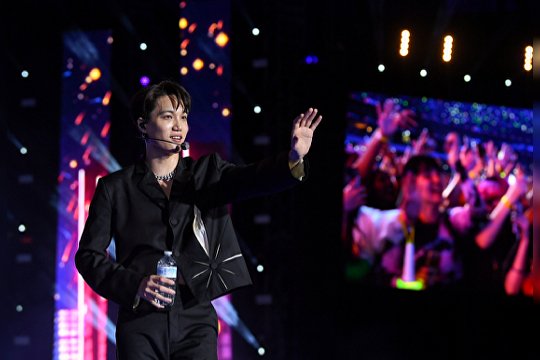 KaiNationUnion_'s tweet photo. [NEWS] 220516 - Articles about KAI @ KPOP.FLEX Festival in Frankfurt, Germany! 

🔗https://t.co/VCMtgtFJlK
🔗https://t.co/PHhVGW3ojj
🔗https://t.co/wcG9EDtRML

#KPOPFLEX #KAI #카이 #엑소카이 https://t.co/tCglMxIQw8