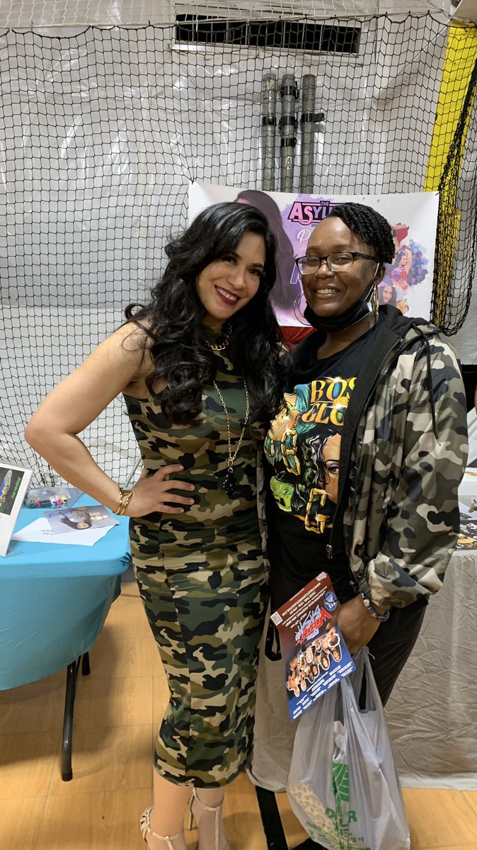 @RealMelina Thank you for the picture. It was so nice meeting you! You’re the sweetest 😭😍💚 #celebfest4 #BaltimoreCelebfest4