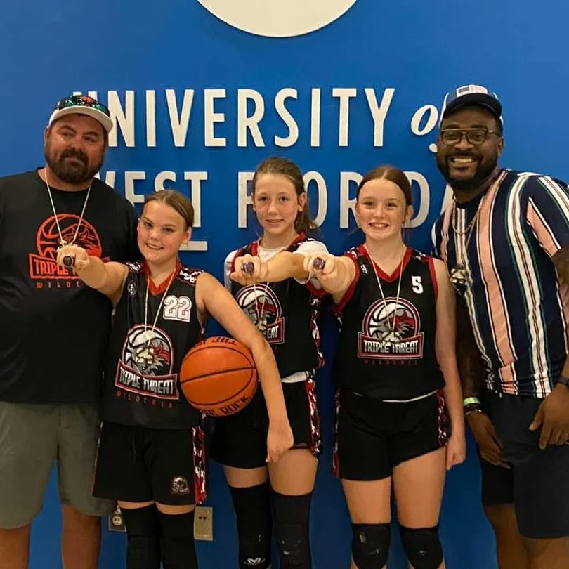 RMimsBasketball's tweet photo. 6th grade champs!!  Proud of my girls! https://t.co/hPDN2iU8fb