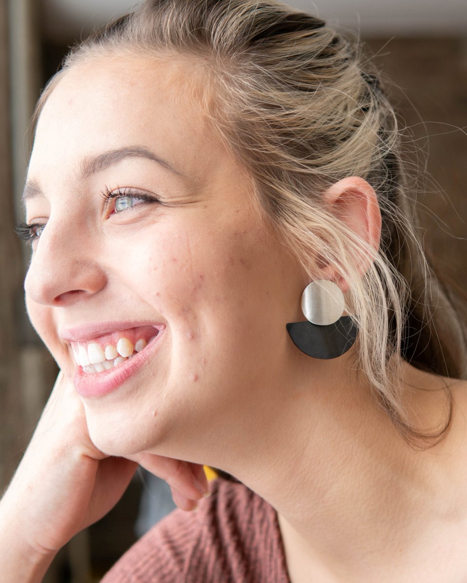 Fair_Anita's tweet photo. #WeekendVibes be like--- wearing our fair trade jewelry! :)
#investinwomen #fairtrade #supportfairtrade #fairtradeshopping https://t.co/7Uu5ezVUqX