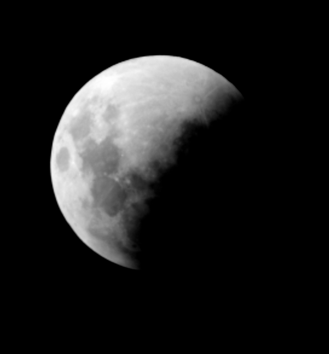 JuanBotto's tweet photo. Eclipse de luna desde Rafaela (Santa Fe) #eclipseentn https://t.co/dee8AMTNPs