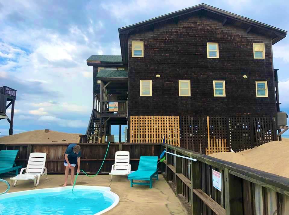 BethWhann's tweet photo. We enjoyed 7 wonderful summer vacations at this house that was lost to the sea last week. RIP Waters Edge #OBX #outerbanks #rodanthe https://t.co/oNHUWN3YIG