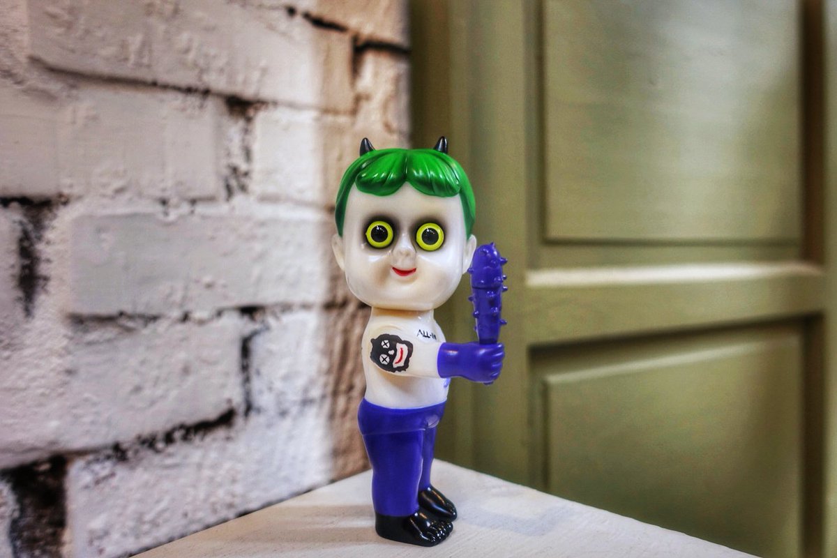 nick_01101's tweet photo. Fighting 💪
#blackpearls #hapy #joker #toy #sofvi #sofubi #cute @blackpearlsjp https://t.co/IVvtK6YgnK