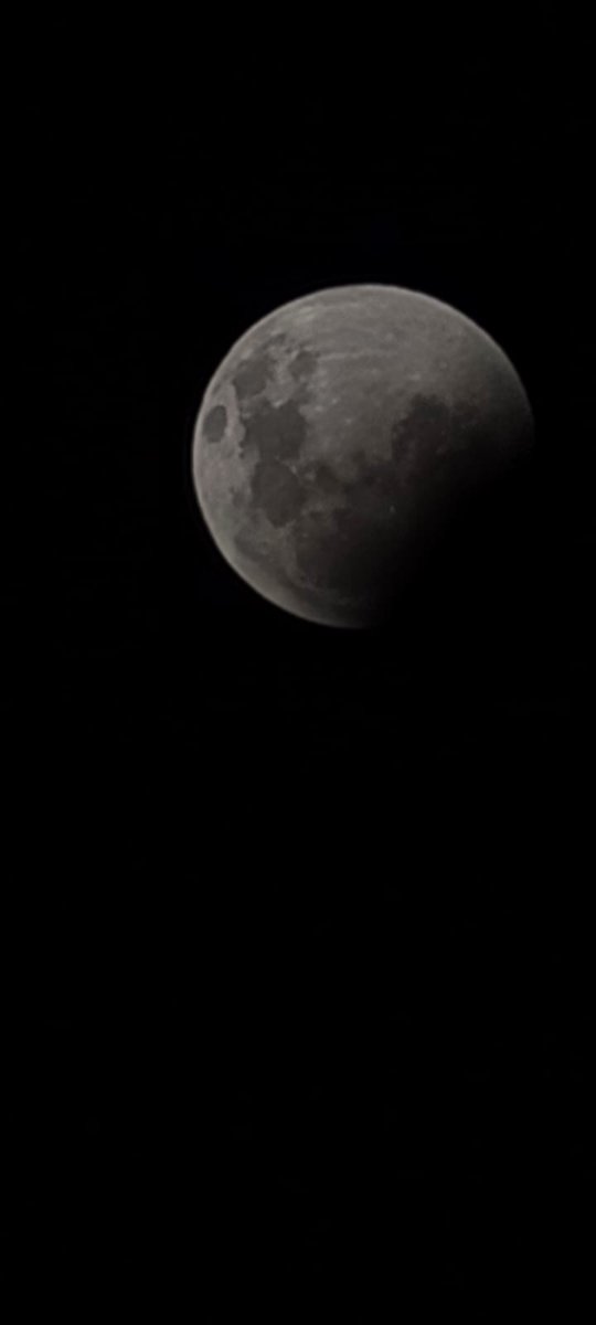 borichadiaz's tweet photo. Uno de los mejores regalos de cumple que he recibido, un #EclipseLunar https://t.co/eNJp578Lxx