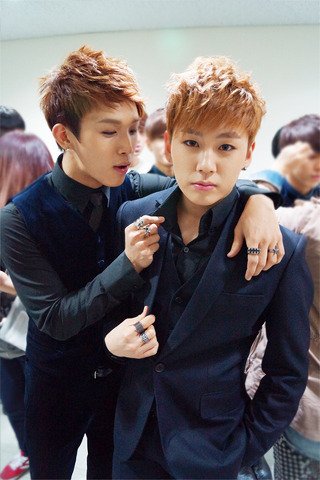 fallindocking's tweet photo. Bring these cute-young-skinny babies to me please😽😽
@BTOB_IMHYUNSIK
@BTOB_ILL #ilsik #hoonsik https://t.co/SUwPZa4fIA