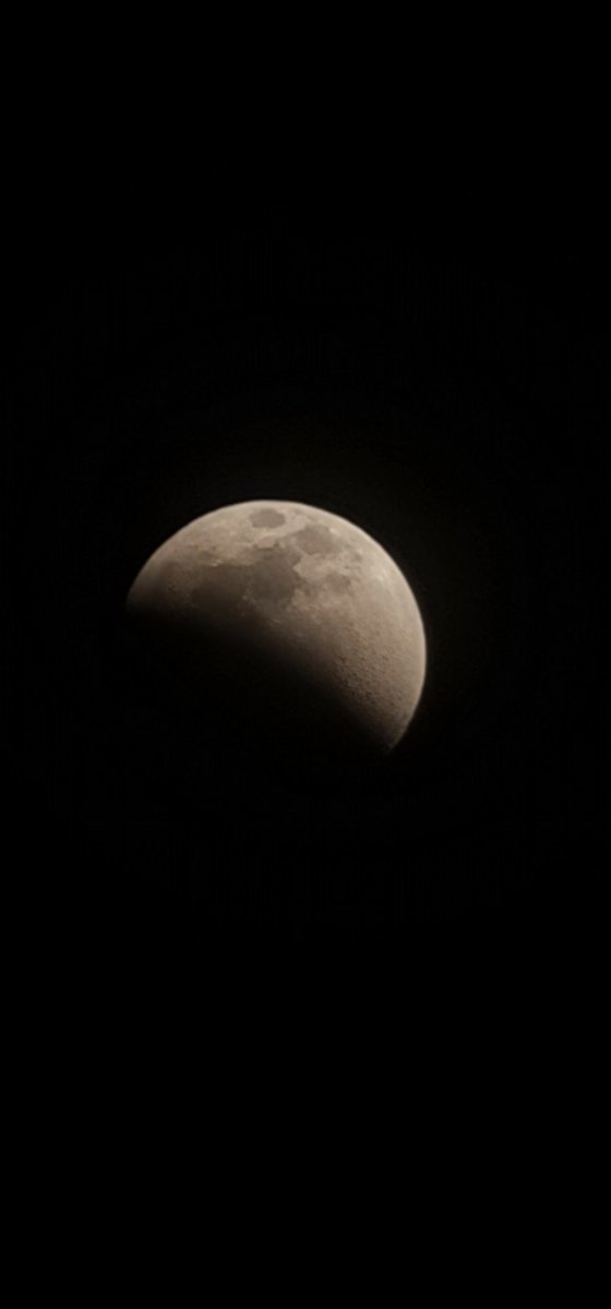 CoreasMenendez's tweet photo. Avance del eclipse lunar.. un espectáculo hermoso https://t.co/3xyH1oncPo