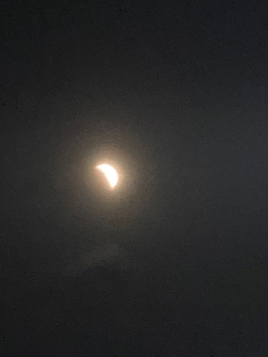 Disfrutando desde el comienzo este espectáculo. #EclipseLunar <a href="/JeanSuriel/">Jean Suriel</a> <a href="/GloriaCeballos7/">Gloria Ceballos</a>