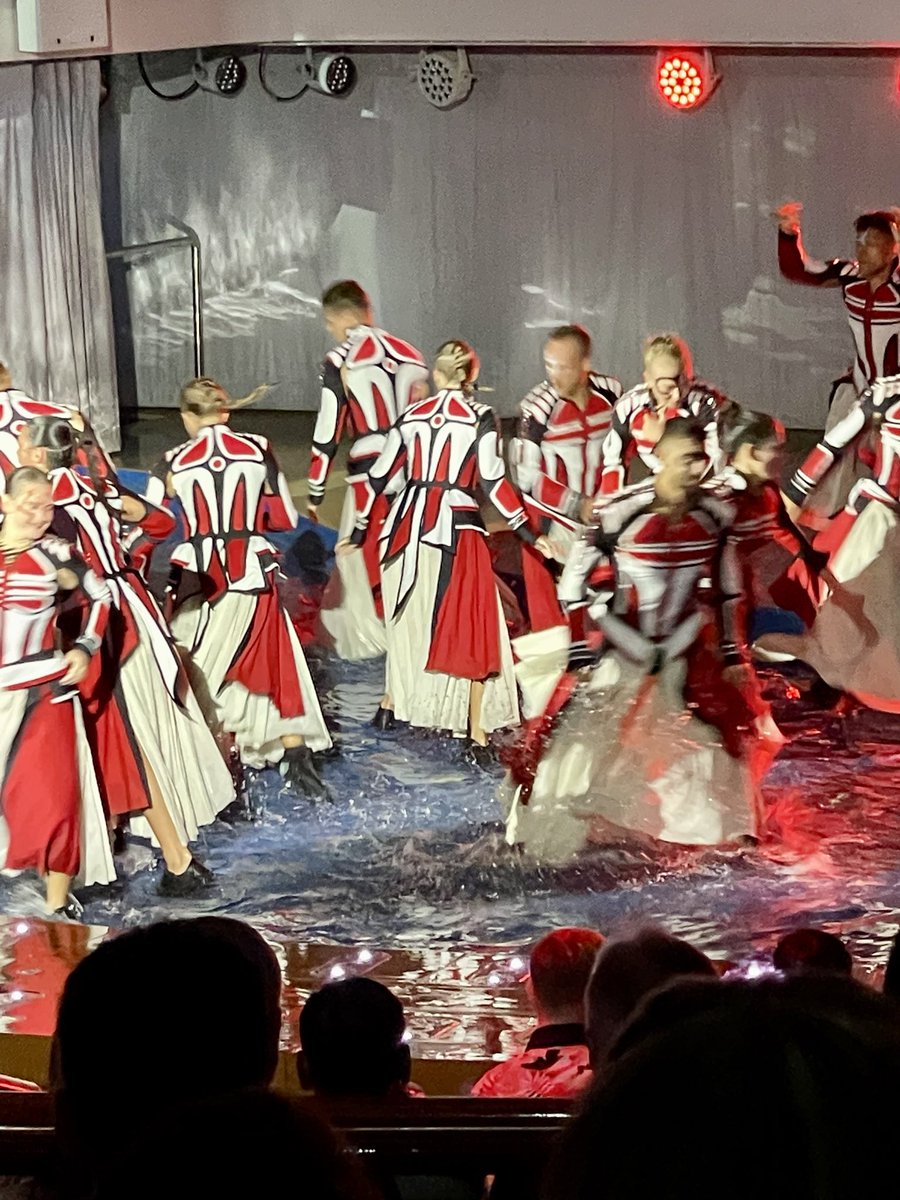 joyofcruising's tweet photo. If you have #symphonyoftheseas booked don’t miss the #AquaTheater show #Hiro! #royalcaribbean #loyaltoroyal #cruise #cruisingisback #oasisclass https://t.co/8fQSb1e4c7