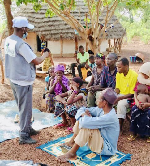 Boubacazed's tweet photo. PROJET WASH-NTD #Dinguiraye

Dans l’objectif d’elimination du Trachome dans le district sanitaire de Dinguiraye, les AC continuent les activités de sensibilisation des ménages pour l’adoption des bonnes pratiques d’hygiènes.
Un partenariat entre  l’ONG-#Tinkisso et #Sightsave https://t.co/B8uM1YpVGU