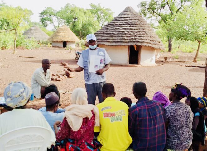 Boubacazed's tweet photo. PROJET WASH-NTD #Dinguiraye

Dans l’objectif d’elimination du Trachome dans le district sanitaire de Dinguiraye, les AC continuent les activités de sensibilisation des ménages pour l’adoption des bonnes pratiques d’hygiènes.
Un partenariat entre  l’ONG-#Tinkisso et #Sightsave https://t.co/B8uM1YpVGU