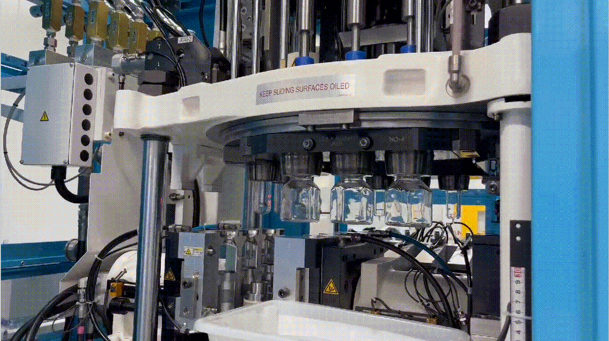 NESTBiotechnol1's tweet photo. Guess! What is in production?😃
NEST's PETG Square Storage Bottle
Here're its properties:
A. High clarity
B. High resistance to impact
C. High resistance to low temperature
D. Environmental protection
#Storagebottle #Biotech #Biopharma #pandemic #culturemedium #NEST #madeinwuxi https://t.co/LbBst1oqi6