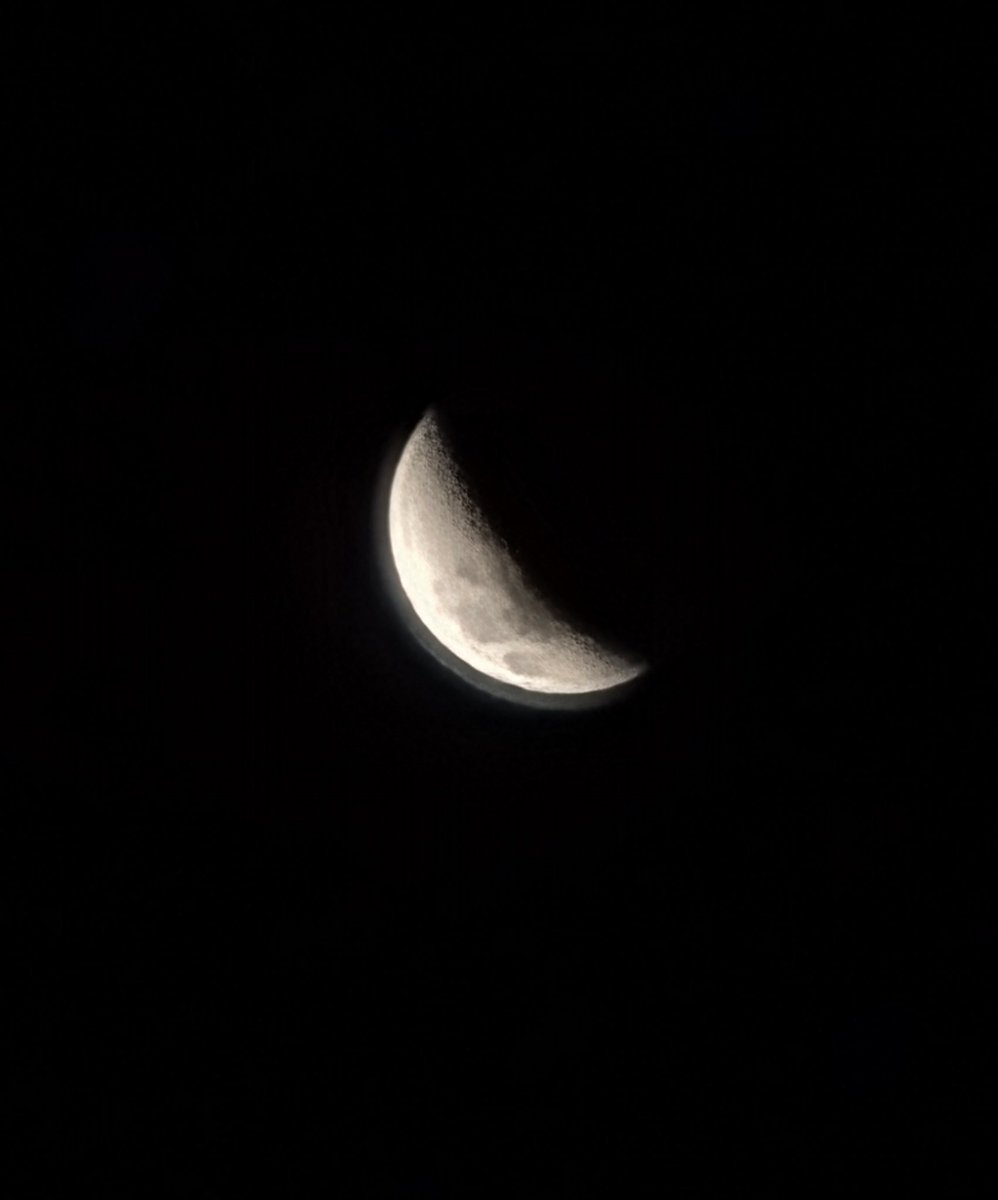 Iucassantos's tweet photo. Eclipse lunar, maio de 2022. 📷 by Galaxy S20+ #EclipseLunar https://t.co/DjLn30jzHI
