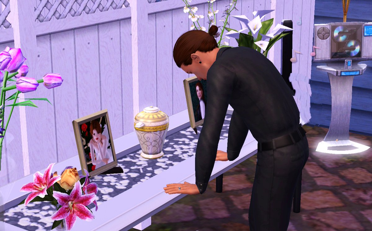LyndseyLuke's tweet photo. #RIPDanielle Ezra has just lost the love of his life, the mother of his son Connor, his beautiful wife Danielle 😭💔 "...I love you. Goodbye, beautiful..." #TheSims3 #LEpacy #Gen8 @sparklyplumbob @sublimedsims @AshleyDevine @simselfseries @lily_dal @sharonia_sims @PlumblobbyYT https://t.co/56la2MIU7S