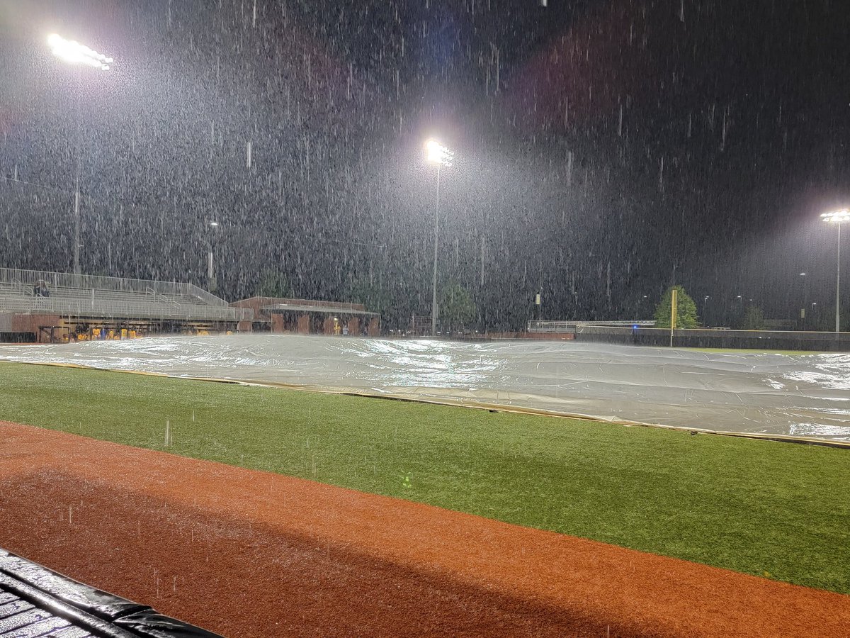 NateFrazier7's tweet photo. The Wallace College Gov baseball game against Snead State has been delayed due to rain and lightning in the area. The game will resume at 10 a.m. Monday. At the time, Snead State was leading 2-0 at the end of the second inning. https://t.co/oxbP4sGXJJ