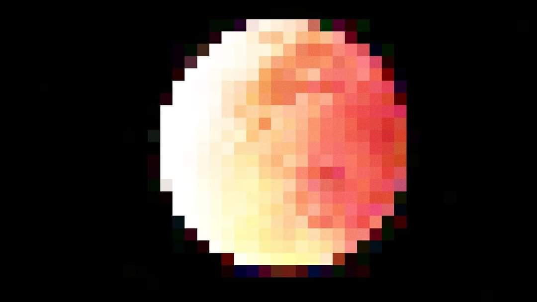 seaflwrnay's tweet photo. - Yo queriendo tomar fotos del eclipse -

La cámara de mi celular:
#EclipseLunar https://t.co/lxfhsoc986