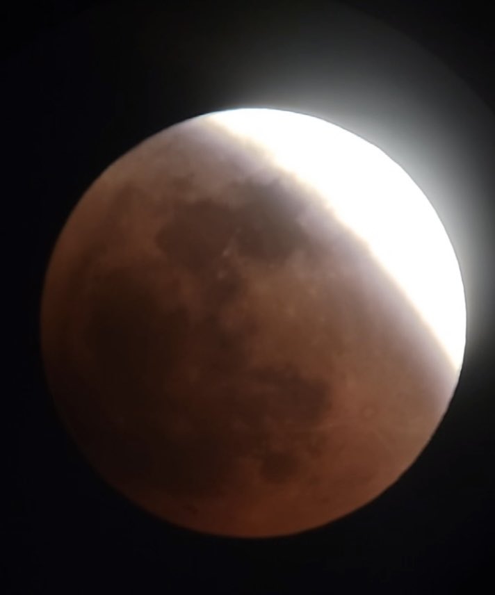 HuNiRe's tweet photo. #skyalertmx #EclipseLunar @SkyAlertMx https://t.co/2F1yc6yqqM