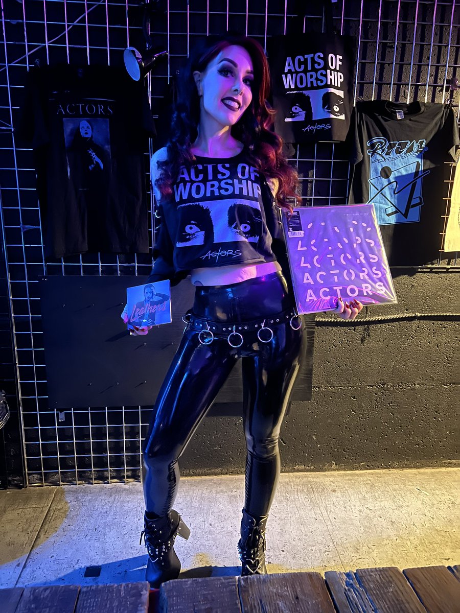evilyn_13's tweet photo. I got everything you need right here! @ACTORStheband merch girl at @verbodenfest #actorsmusic #actorstheband #merchgirl #comeandgetit #gothgirl https://t.co/11b2tLa03l