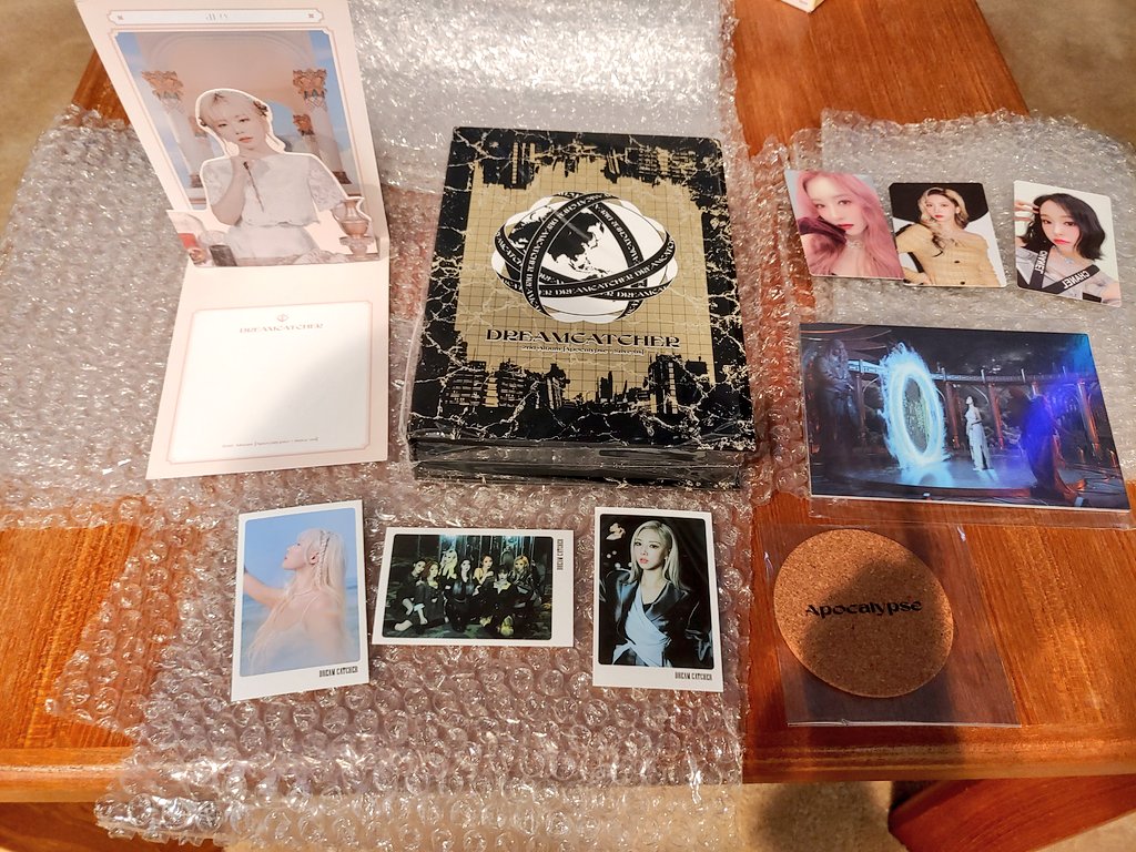 ZroHour's tweet photo. In other #Dreamcatcher news... There's a #BloodMoon total lunar eclipse tonight AND my #Apocalypse_Save_Us album has arrived! Coincidence? I think not!
Wish I gotten a Handong photocard, but I'm still happy with the ones I got. https://t.co/hp6d3cfBXd