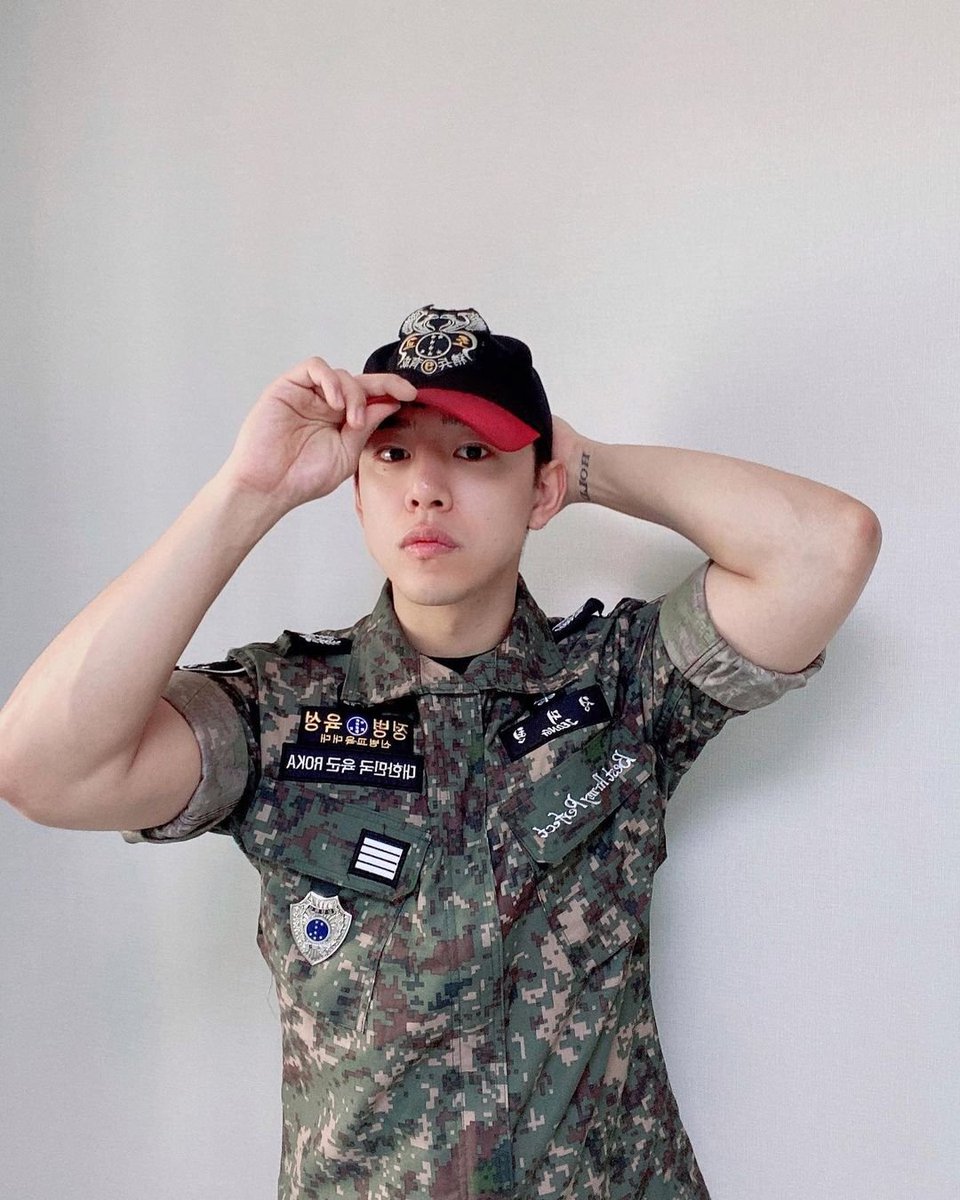 only_daejae's tweet photo. 2020.11.17~2022.05.16 ปลดประจำการ

D-DAE
WELCOME BACK DAEHYUN 💗
@official_JDH93

#WelcomebackDaehyun #고생많았어_대현아_전역축하해 https://t.co/yY7RUhR3h5