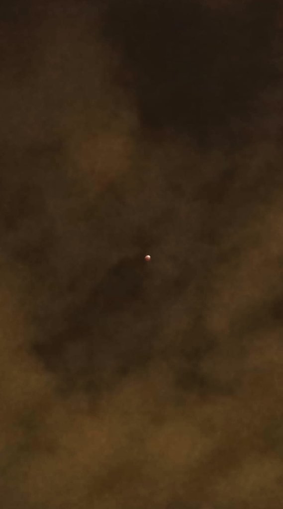 elvancho31's tweet photo. #MoonRed https://t.co/pRvcCW8bKk