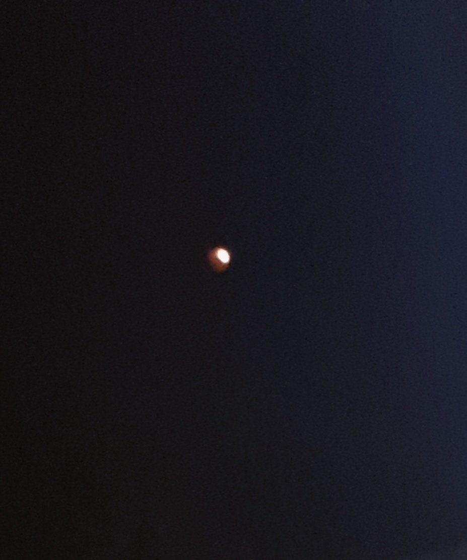 LuNiThAxX28's tweet photo. Modo: 😭😭😭😭😭😭😭
Gracias a @LetMeBeANoona que su trilogía me tiene mal y si a eso le sumamos que me la quito 💔💔💔
#PastLives
#EclipseLunar
#Destiny
#Predestiny
#Eternity
#Hopev https://t.co/ZgVmjwMUQs