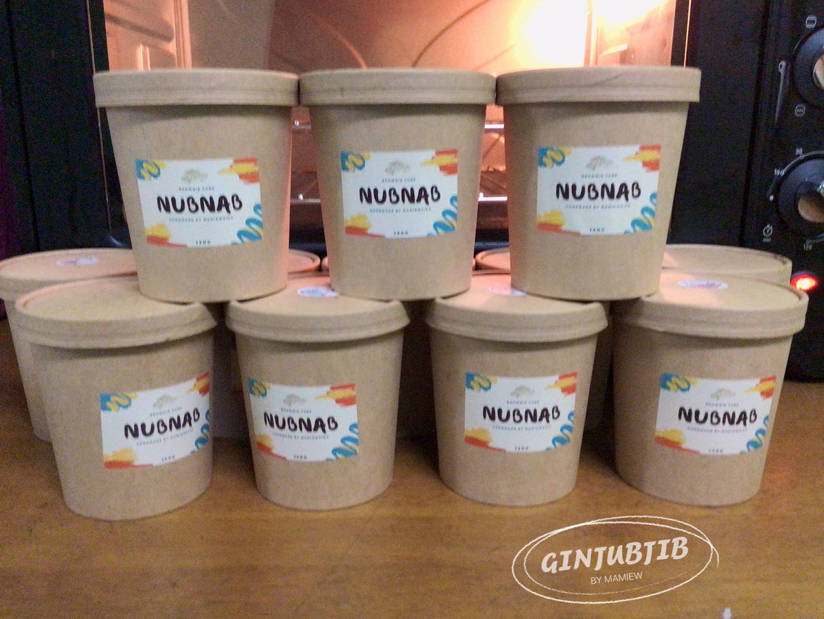GyeomHeng's tweet photo. 📣เปิดพรี บราวนี่หนึบ รสเข้มข้นหวานน้อย ใช้ chocolate แท้ 74% 

ราคา 69 บาท 
บรรจุ 140g รวมบรรจุภัณฑ์

จัดส่ง J&amp;T 40 บาท / KERRY 55 
*เก็บค่าส่งเพิ่ม 10 บาทตั้งแต่กล่องที่ 3 เป็นต้นไป*

สนใจสั่งซื้อผ่าน DM ค่ะ 

ฝากบราวน์นี่โฮมเมดค่าา

#บราวนี่ #บราวนี่หนึบ #บราวนี่เข้มข้น https://t.co/n1pQeebLcr