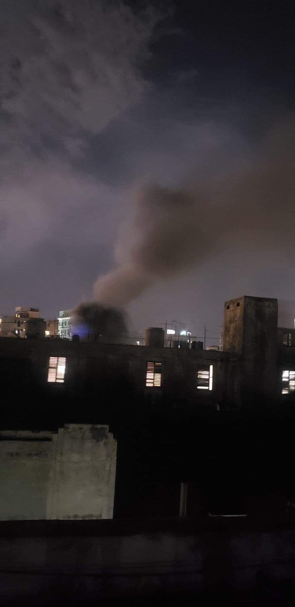 Mi_Cuba_Libre's tweet photo. 🚨#ULTIMAHORA🚨
 SE SIENTE FUERTE EXPLOSIÓN🔥 EN 
Industria y Neptuno CENTRO HABANA https://t.co/yfmBFlZBSO