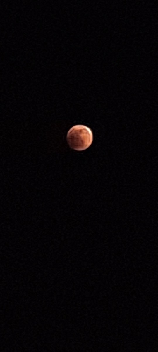 mauasecas's tweet photo. #EclipseLunar #EclipseLunarTotal 
#SanMigueldeallende Mayo 15 2022 #samsugs20 https://t.co/j3UeiAOGXg