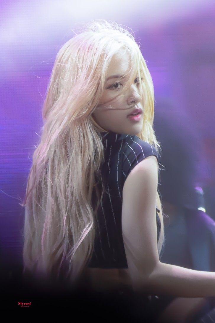 her.
#로제 #ROSÉ