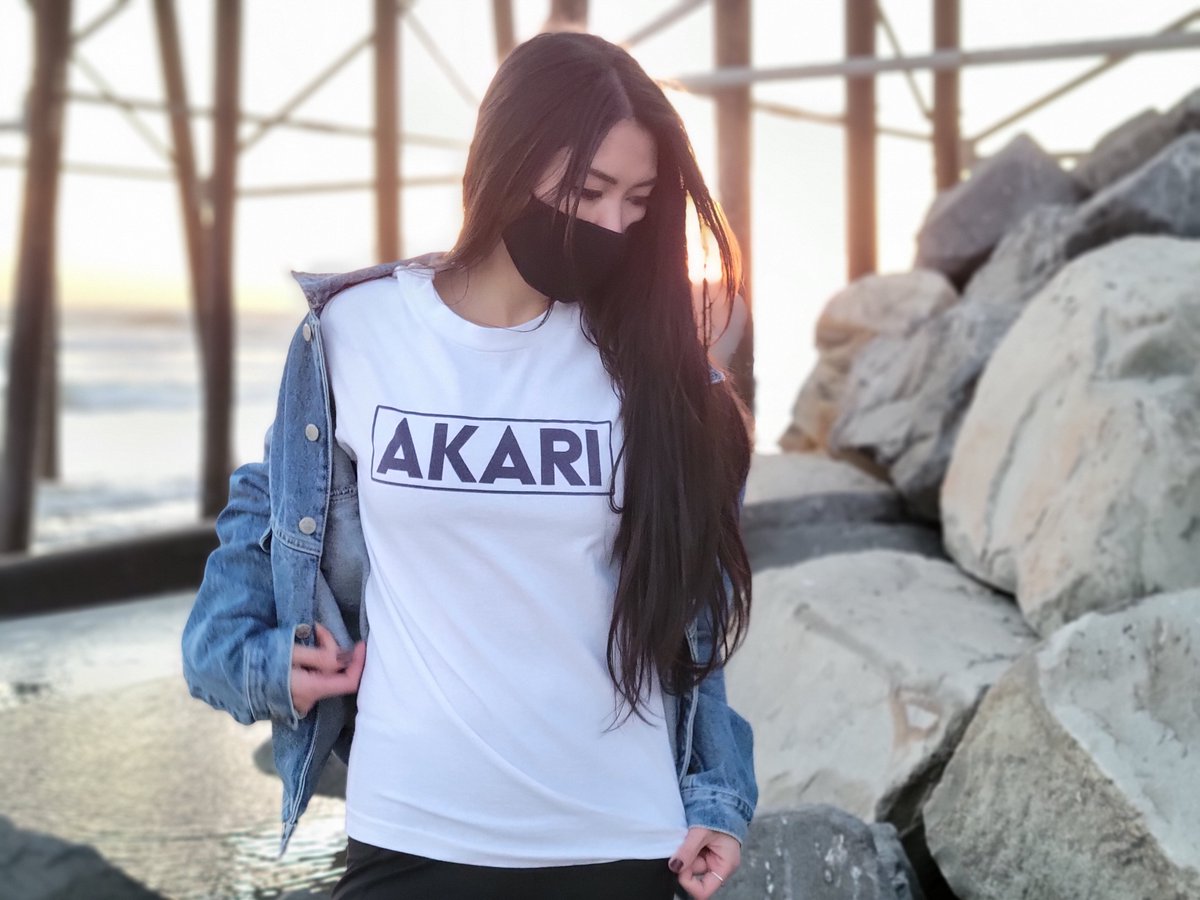 AkariLabs's tweet photo. Hellbent on innovating and exploring the limitless bounds of our creativity, we're happy to announce the beginning of something new. Introducing our official Akari merchandise, purchased with $GLOW, specially for you. https://t.co/9lgYOoOBj9